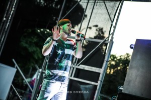 180-Jq_x5yssGmE